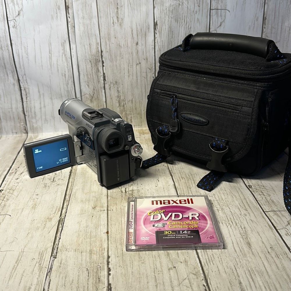 Hitachi DZ-MV730A DVD‎ RAM Camcorder With 16X Optical 240X Digital Zoom